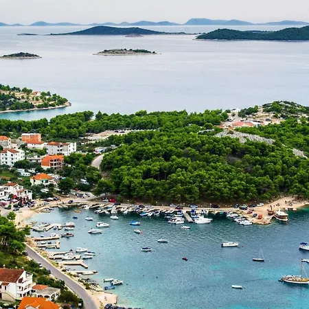In With Terrace, Air Conditioning, Wi-fi 4801-1 * Biograd Na Moru